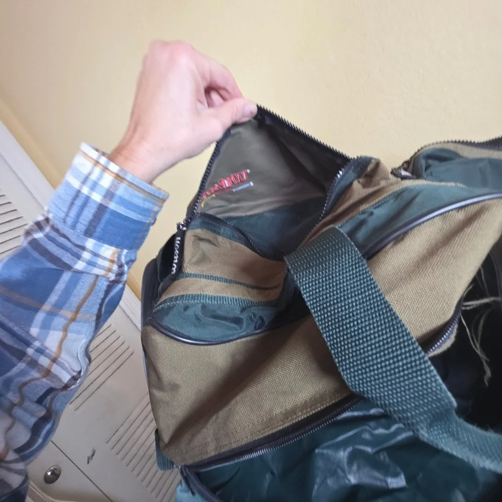 Wilson Duffel Bag Green Tan Multi‎ Pocket Adjustable Strap Sports Travel